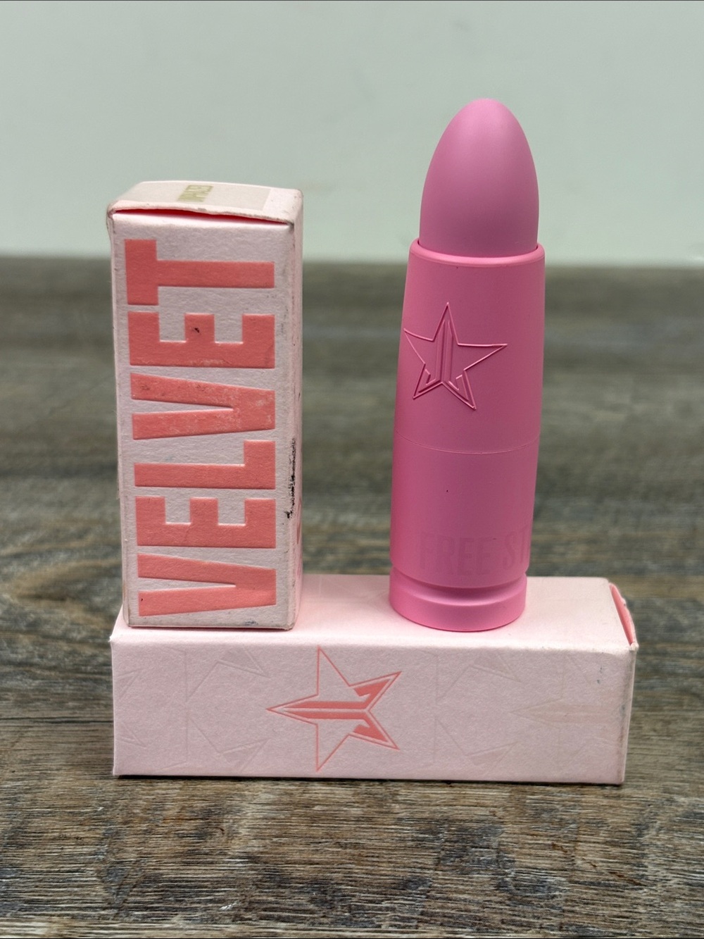 Jeffree Star Cosmetics Velvet Trap Lipstick “Unphazed” 4g